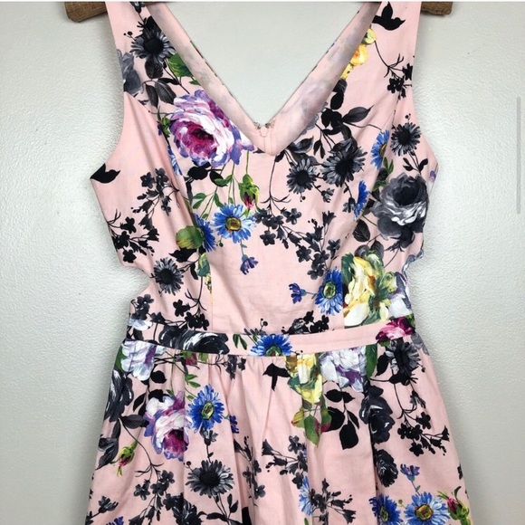 Modcloth Pink 💐Floral Dress with POCKETS! - Picture 3 of 5